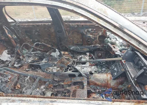 2007 Lincoln Town Car Signature z USA, uszkodzony, nr VIN 1LNHM81V97Y638335